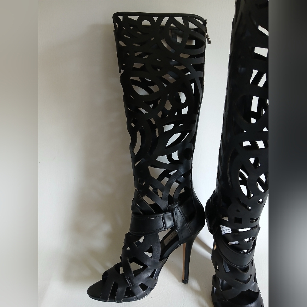 Chelsea & Zoe Black Cutout Knee-High Boot Heels Sz7M Open Toe Back Zipper